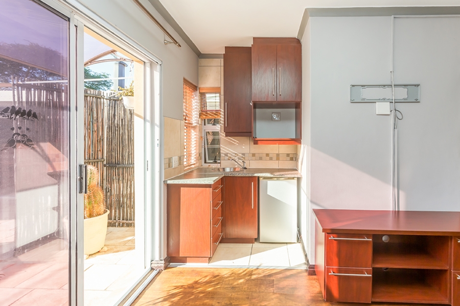 To Let 4 Bedroom Property for Rent in Sunningdale Western Cape